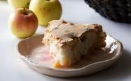 рецепт Пирог шарлотка с яблоками хрустящей корочкой сахарной