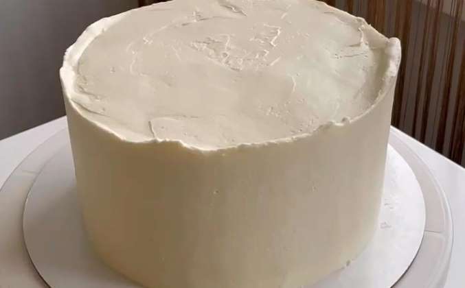 Выравнивание торта крем чизом на сливках
