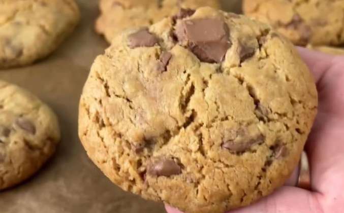 Американское печенье кукис с шоколадом и арахисовой пастой рецепт