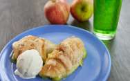 рецепт Булочки с яблоками и грушами в лимонаде тархуне из слоеного теста