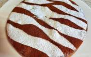 Пирог зебра на кефире в духовке