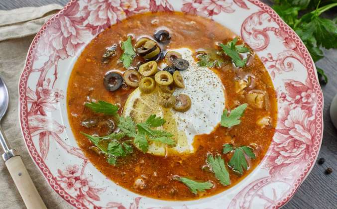 Рыбная солянка с килькой в томатном соусе Просто Кухня рецепт