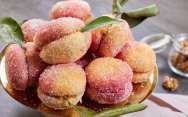 рецепт Пирожные печенья персики со сгущенкой вареной и свеклой
