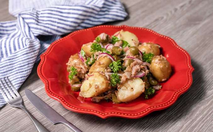 Салат с тунцом и картошкой Просто Кухня рецепт