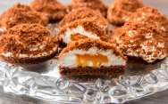 рецепт Шоколадные пирожные с апельсиновым джемом Просто Кухня