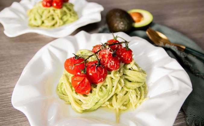 Паста Спагетти из авокадо и помидоров Просто Кухня рецепт