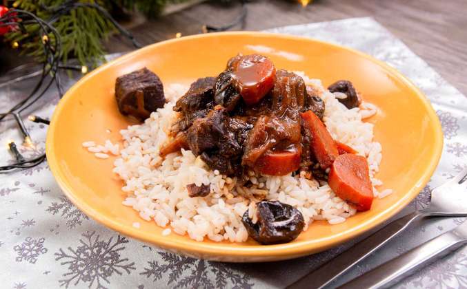 Мясо говядина с черносливом и рисом Просто Кухня рецепт