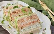 рецепт Торт-сэндвич с горбушей, сыром и хлебом Просто Кухня