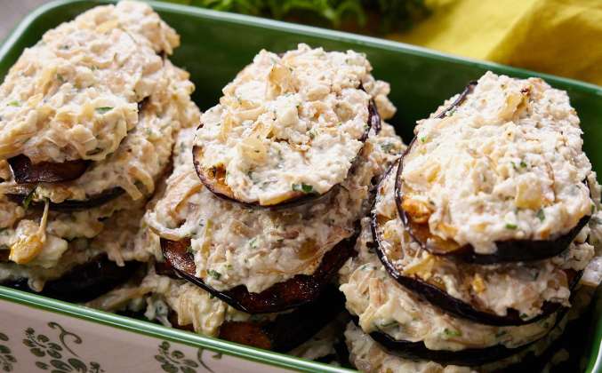 Запеченные баклажаны с луком и сметаной Просто Кухня рецепт