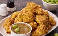Куриные крылышки в чипсах с соусом из крыжовника