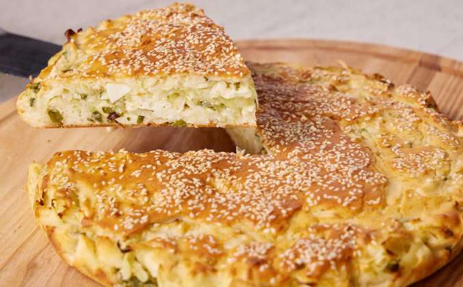 Заливной пирог на рисовом тесте с капустой и сыром рецепт