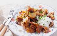 Картошка с лисичками и сметаной на сковороде Просто Кухня