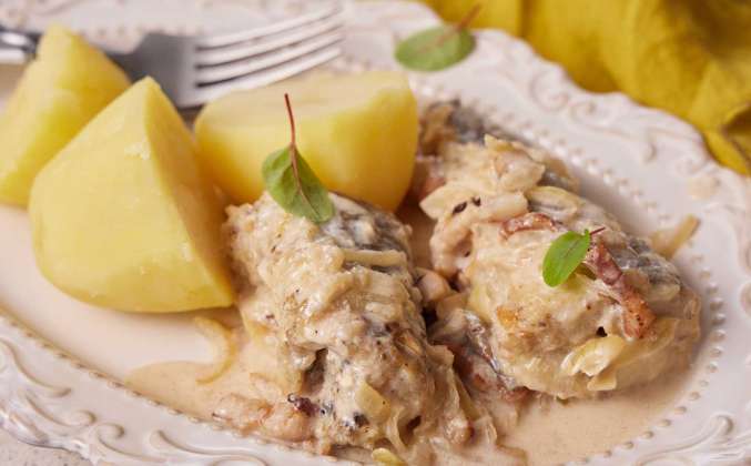 Тушеный хек в молоке на сковороде Просто Кухня рецепт