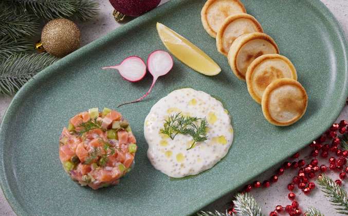 Тартар из форели с оладьями Просто Кухня рецепт