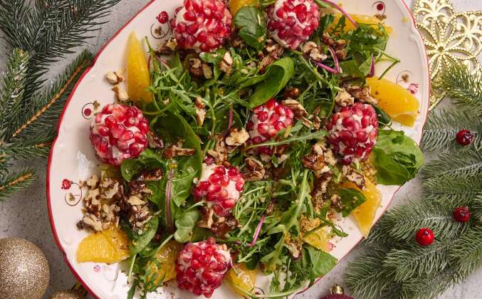 Салат с орехами и виноградом Просто Кухня рецепт