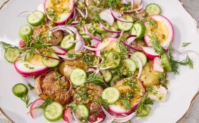 Пасхальный салат с яйцами и картошкой Просто Кухня рецепт